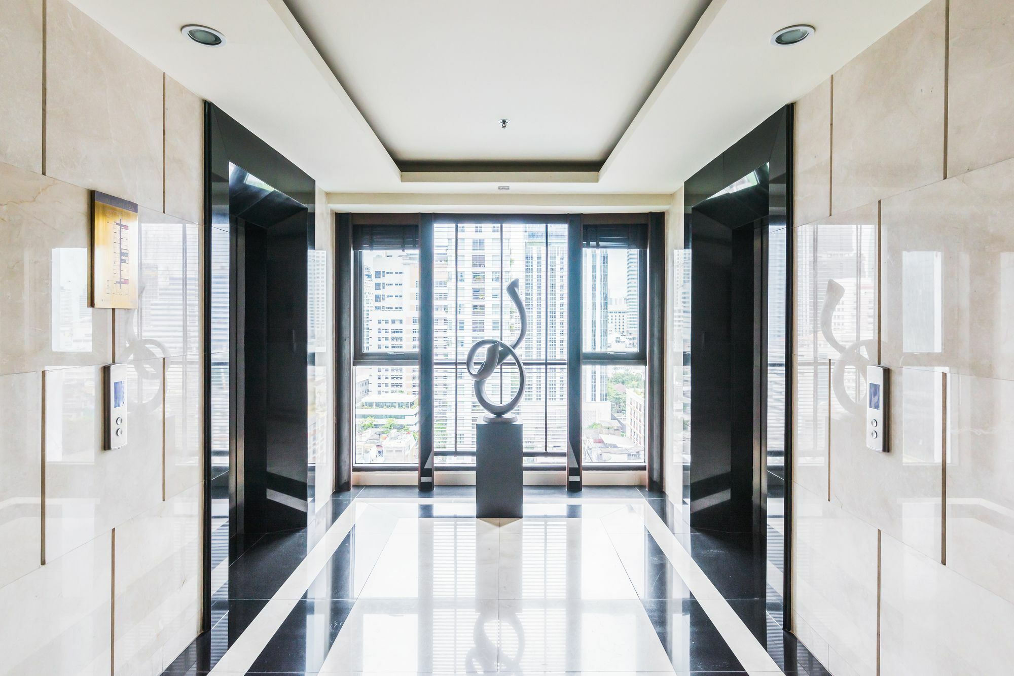The Address Sathorn By Favstay Bangkok Eksteriør bilde